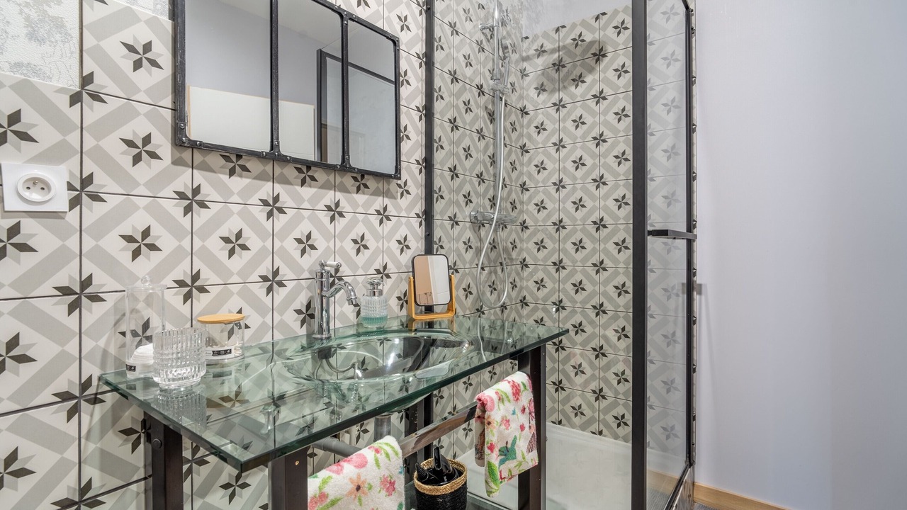 Photo of Bathroom in Peyriac-de-Mer