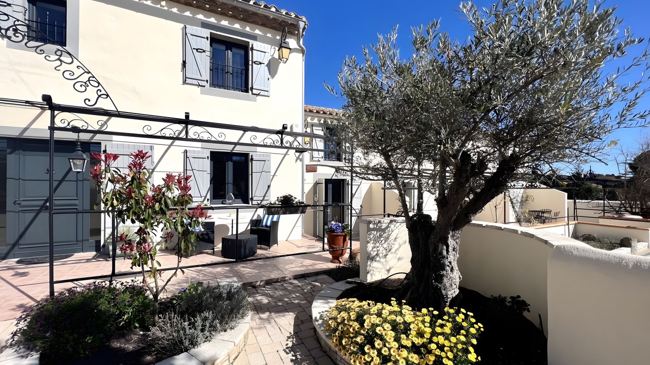 Photo of Patio Balcony in Marseillette