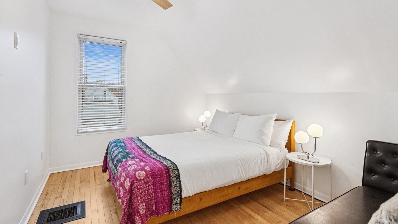 Photo of Bedroom in Irving Park