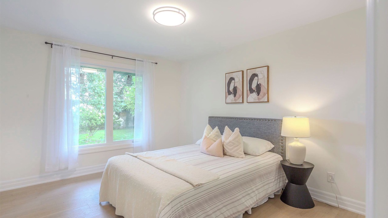 Photo of Bedroom in Lakeview