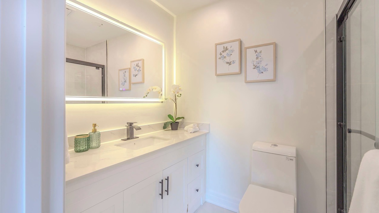Photo of Bathroom in Lakeview
