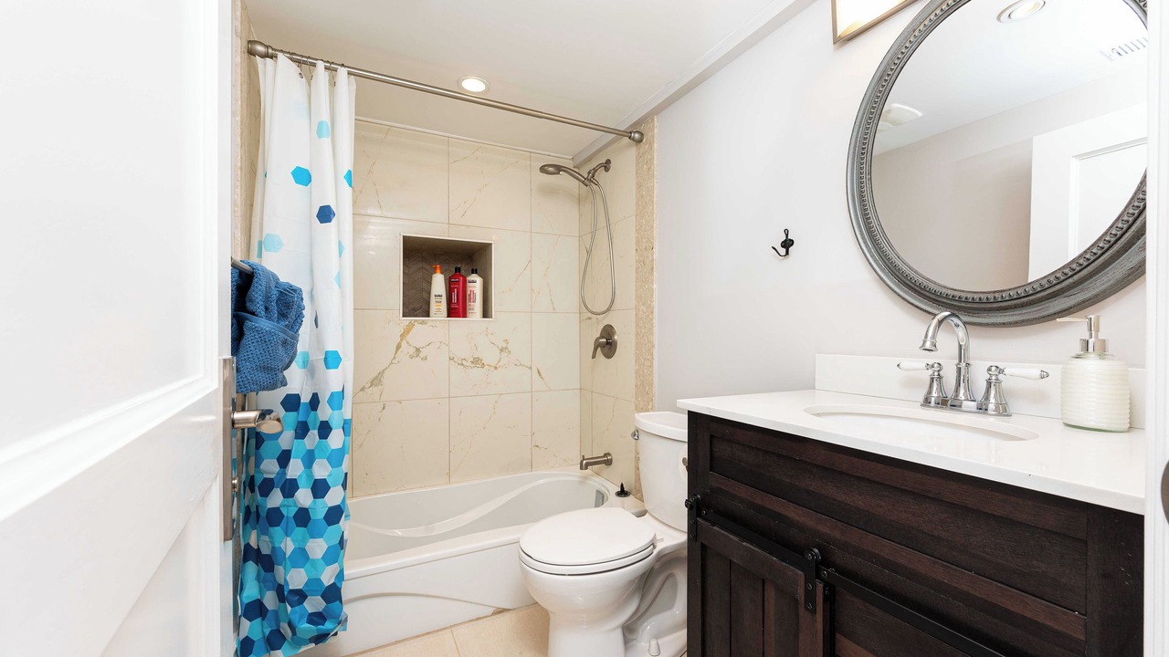 Photo of Bathroom in The Peanut