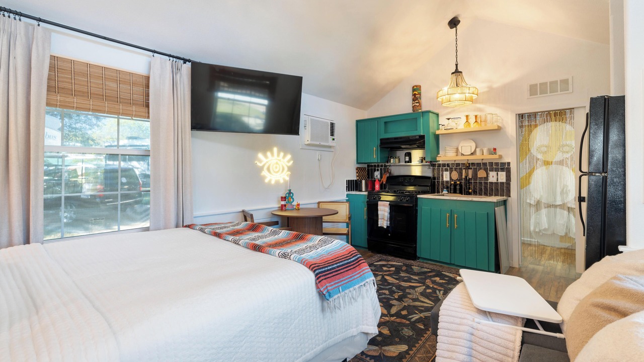 Photo of Bedroom in Hudson Bend