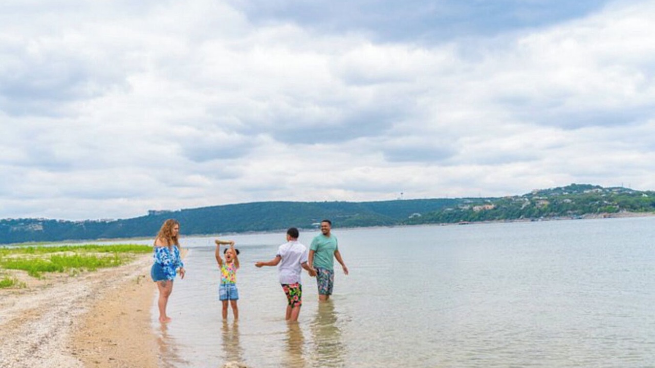 Photo of Others in Hudson Bend
