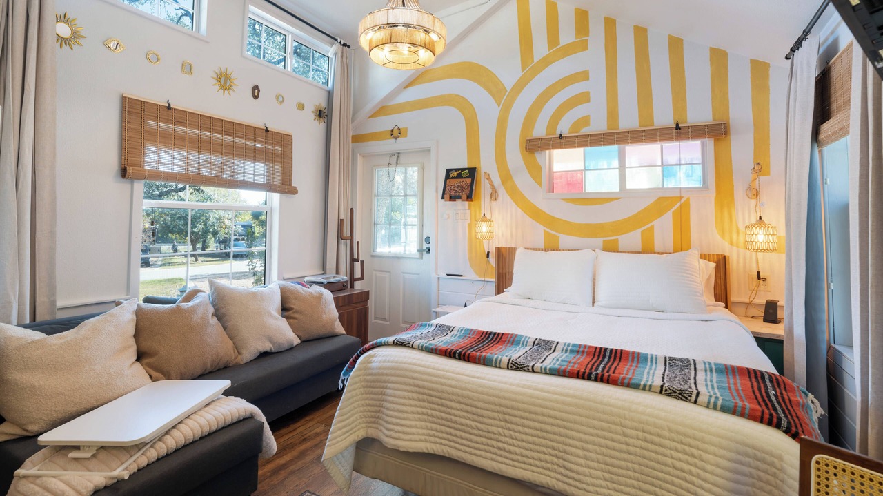 Photo of Bedroom in Hudson Bend