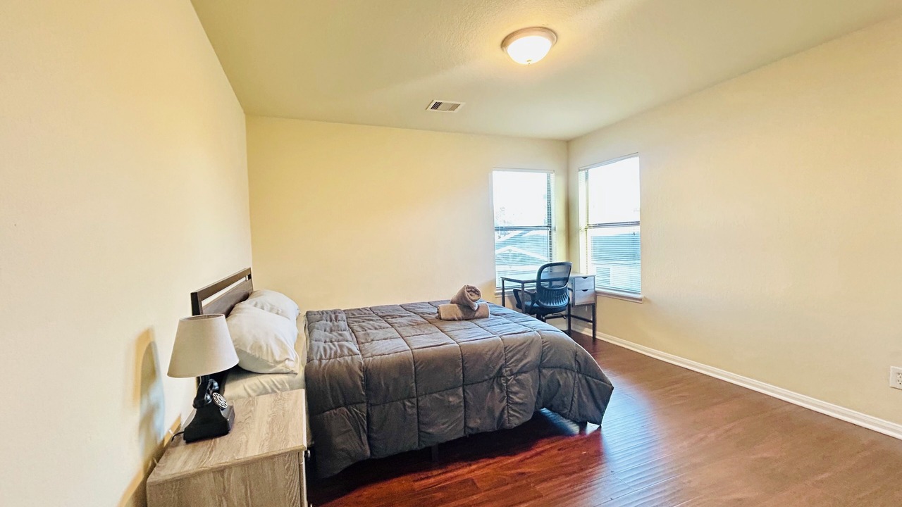 Photo of Bedroom in Northeast Houston