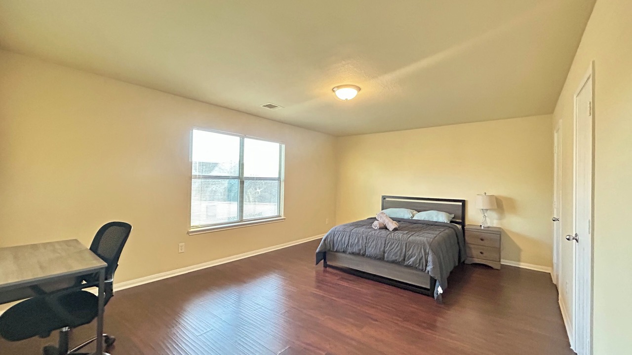 Photo of Bedroom in Northeast Houston