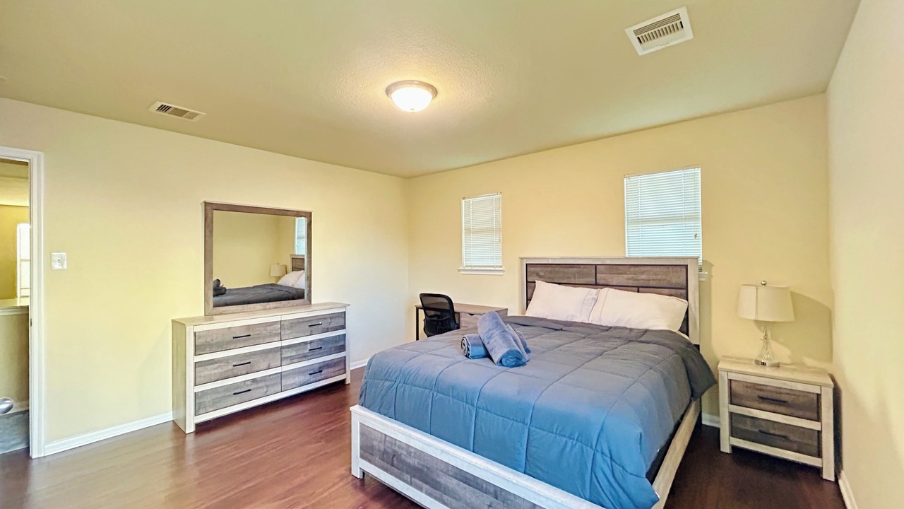 Photo of Bedroom in Northeast Houston