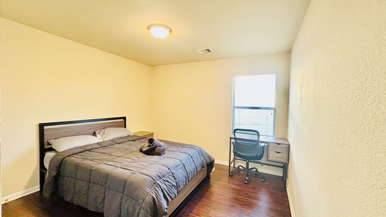 Photo of Bedroom in Northeast Houston