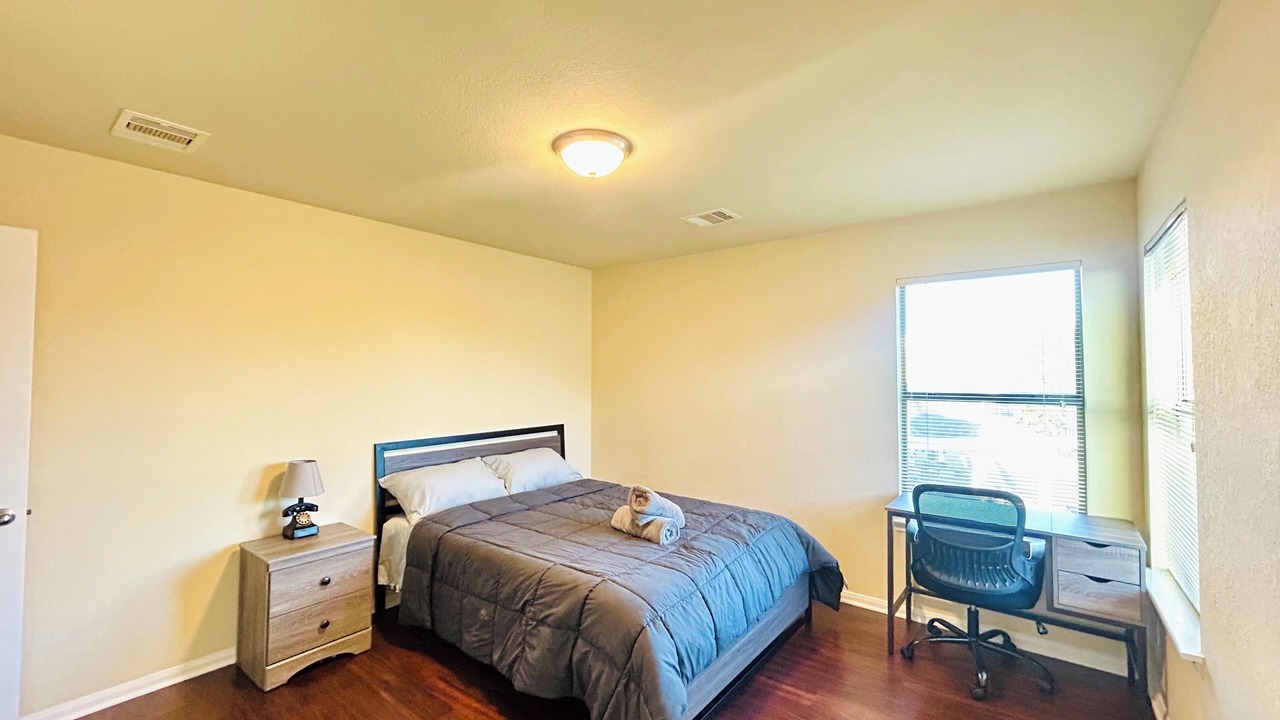 Photo of Bedroom in Northeast Houston