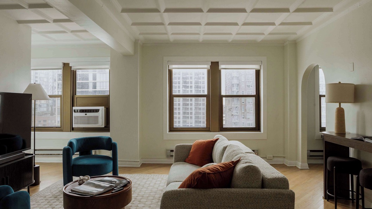 Photo of Livingroom in Near North Side