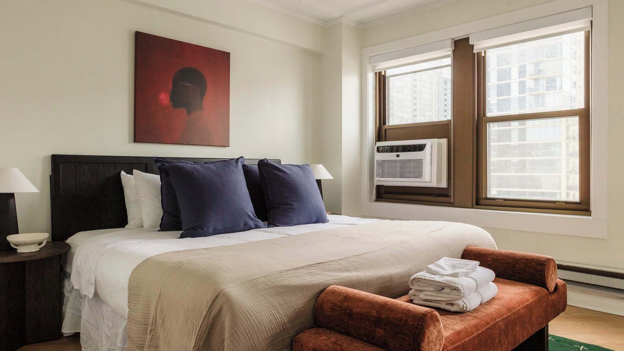 Photo of Bedroom in Near North Side