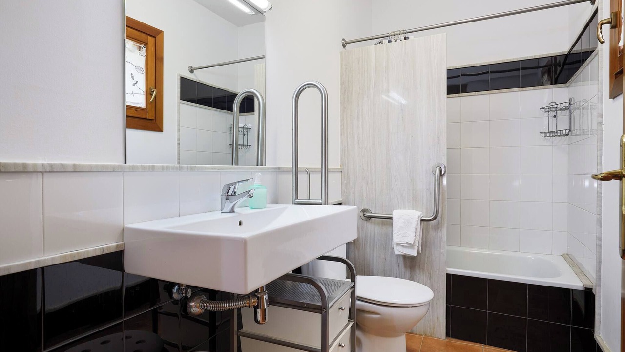 Photo of Bathroom in Rocabruna