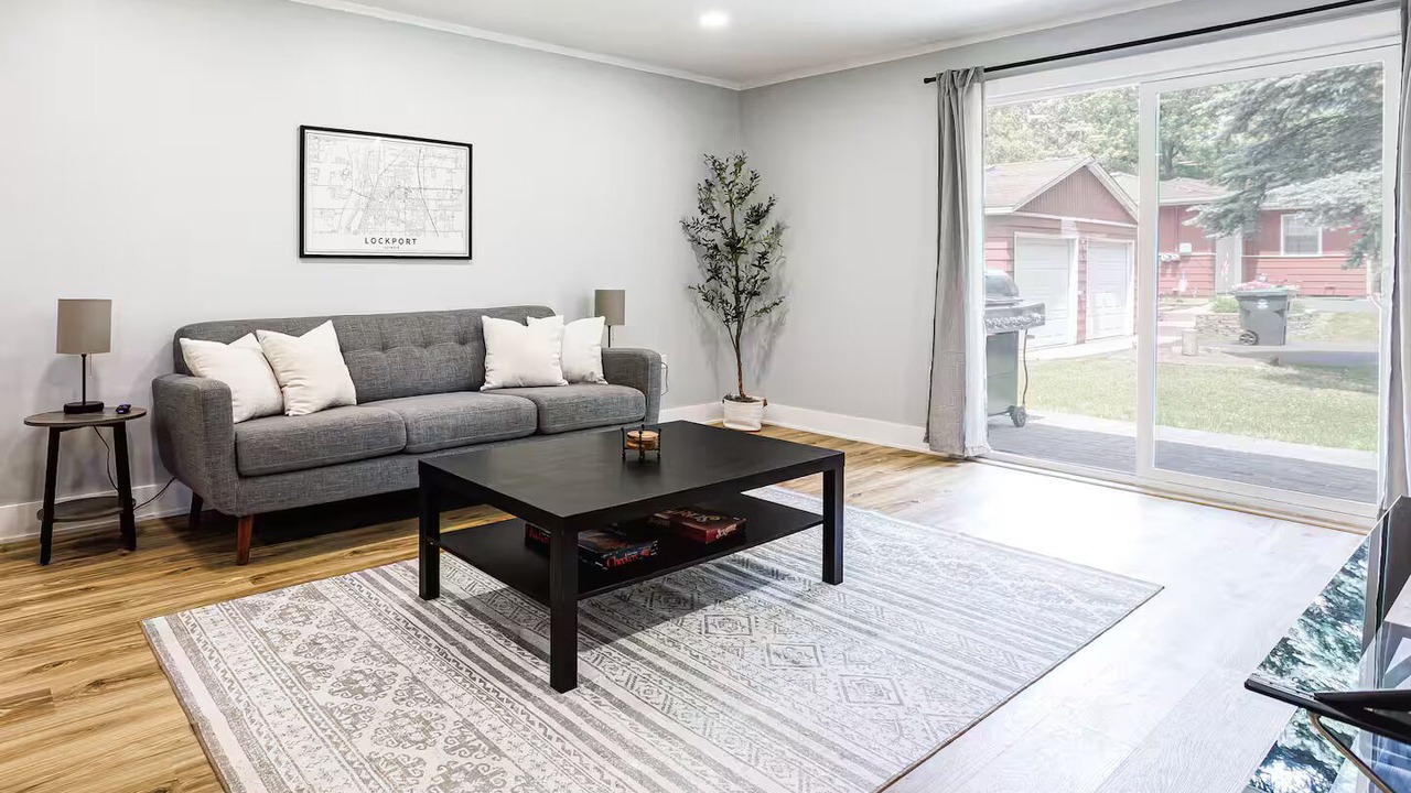 Photo of Livingroom in Lockport