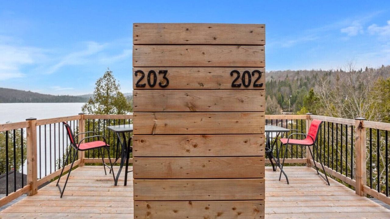 Photo of Patio Balcony in Sainte-Lucie-des-Laurentides