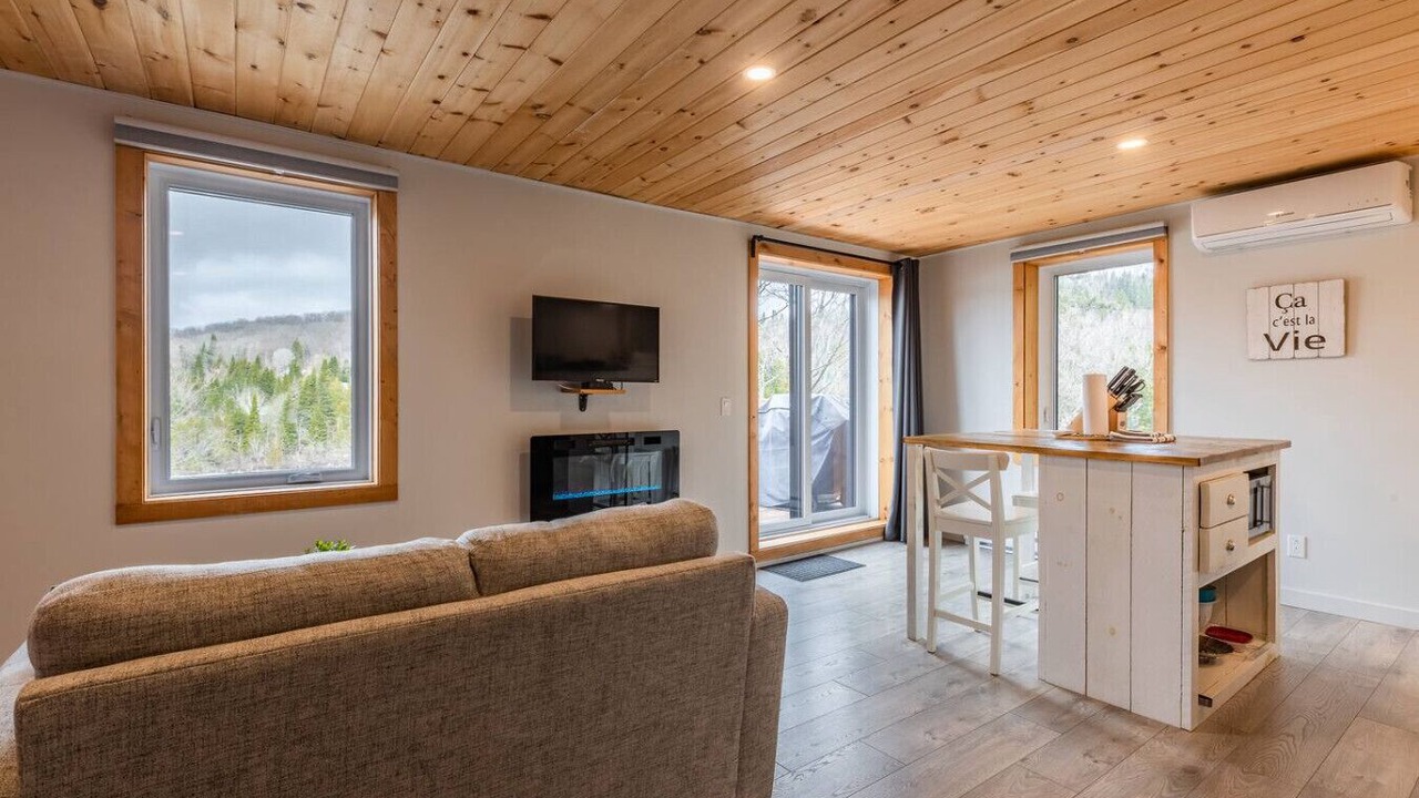 Photo of Livingroom in Sainte-Lucie-des-Laurentides