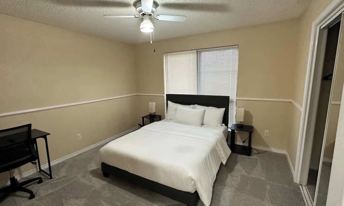 Photo of Bedroom in Garland
