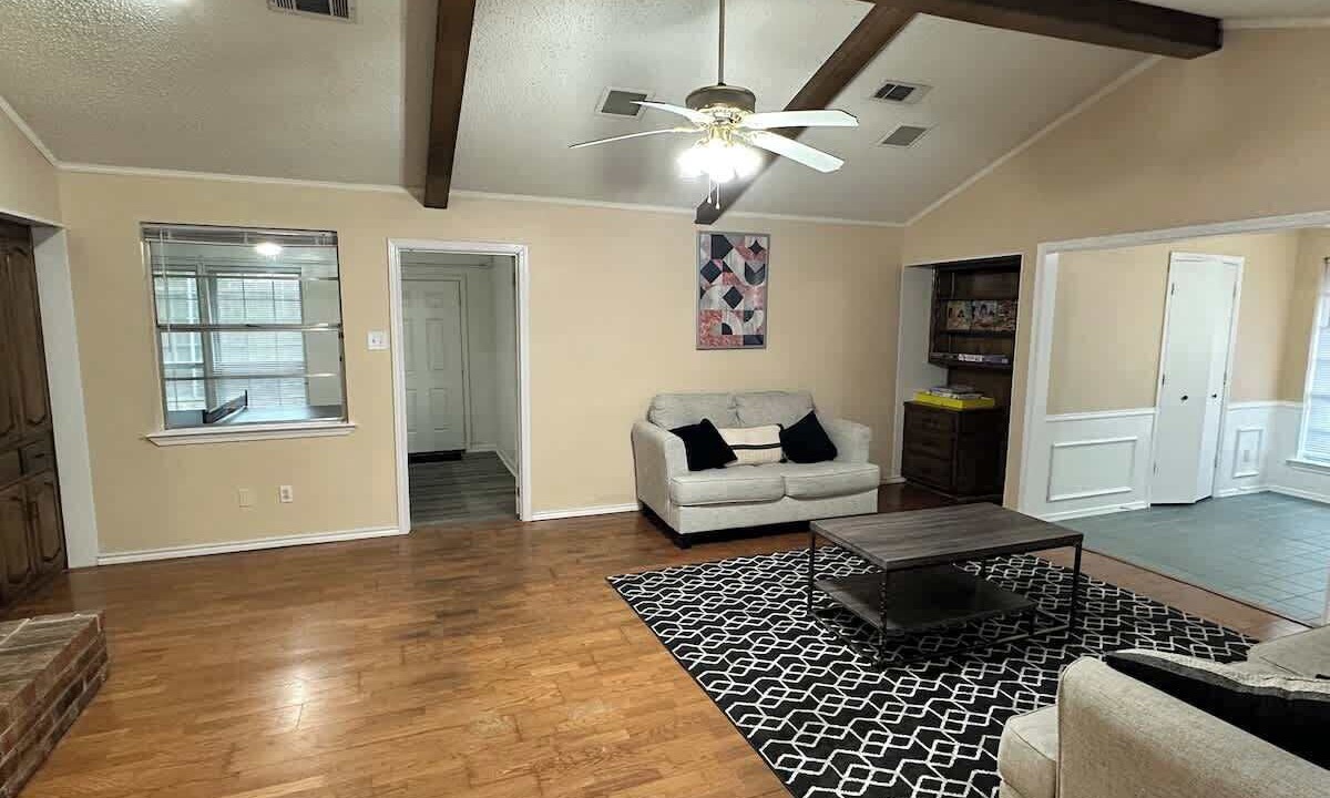 Photo of Livingroom in Garland