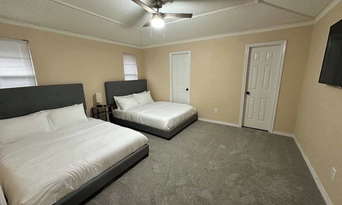 Photo of Bedroom in Garland