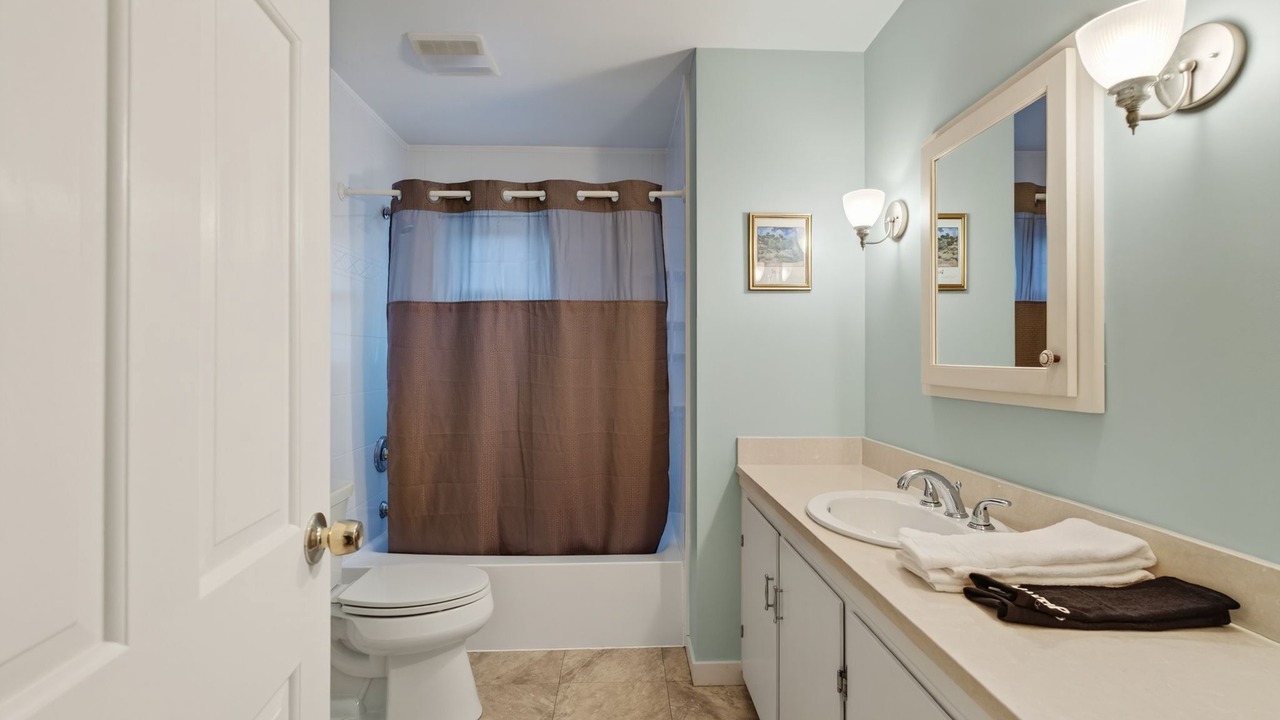 Photo of Bathroom in Fortunes Rocks