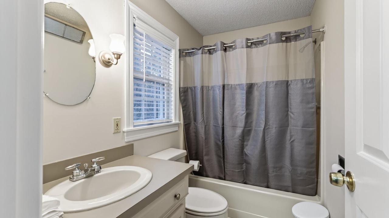 Photo of Bathroom in Fortunes Rocks