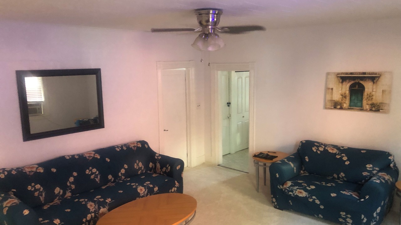 Photo of Livingroom in Utica