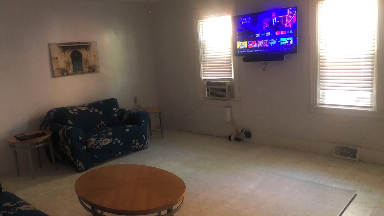 Photo of Livingroom in Utica