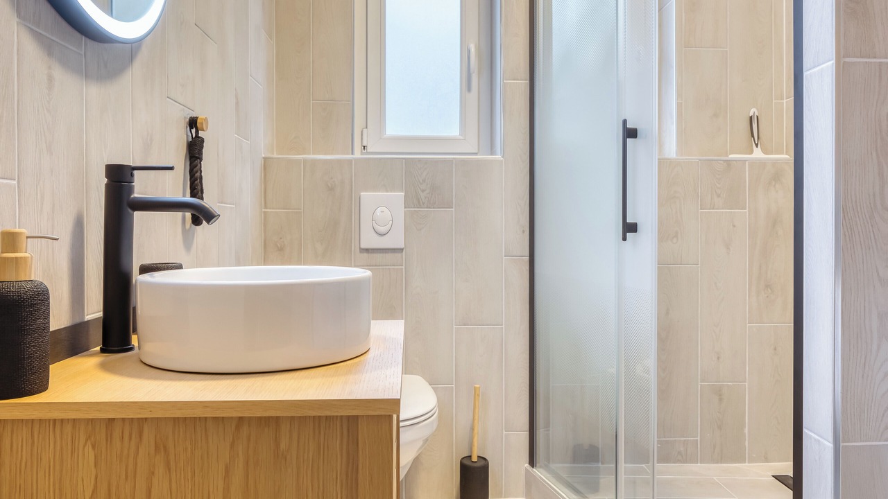 Photo of Bathroom in Rouen City Centre