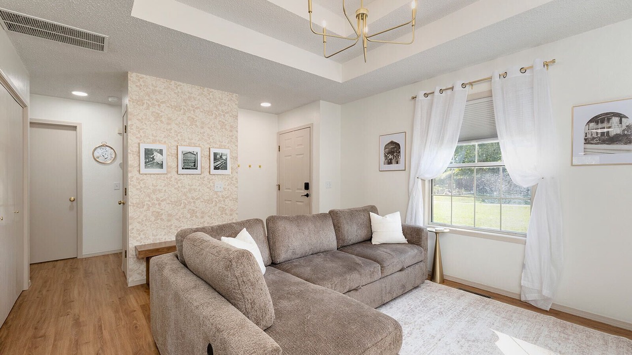 Photo of Livingroom in Turners