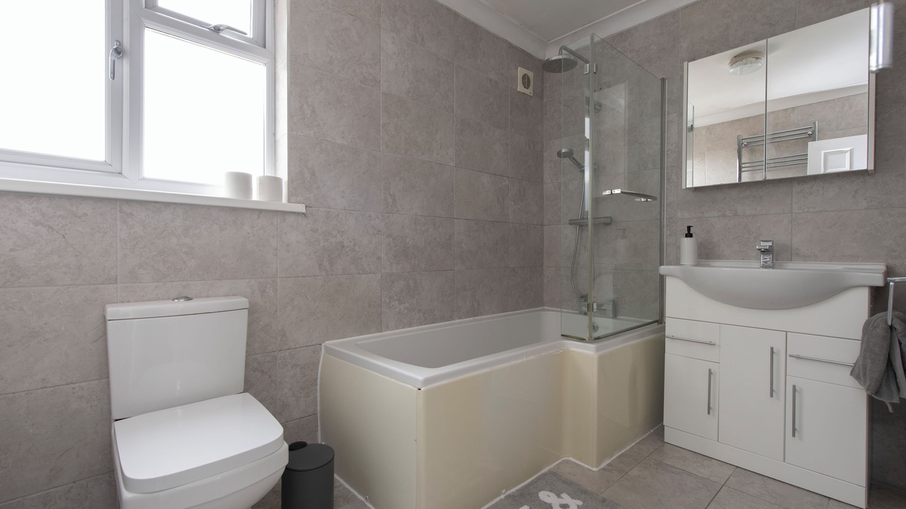 Photo of Bathroom in Wainscot