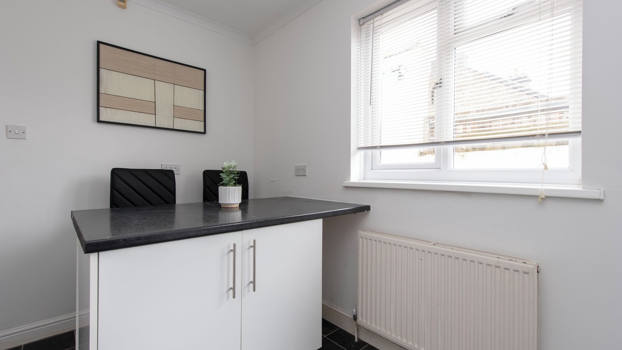 Photo of Others in Wainscot