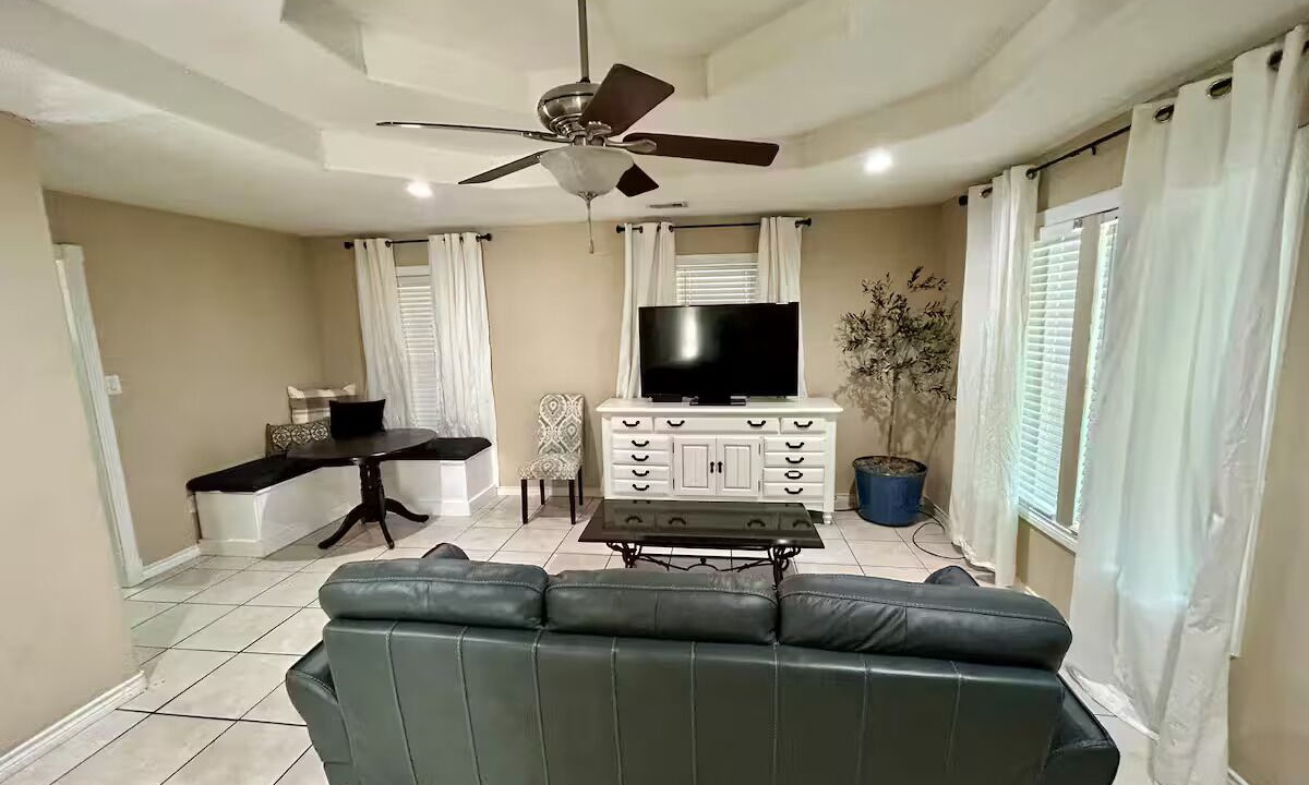 Photo of Livingroom in Pasadena