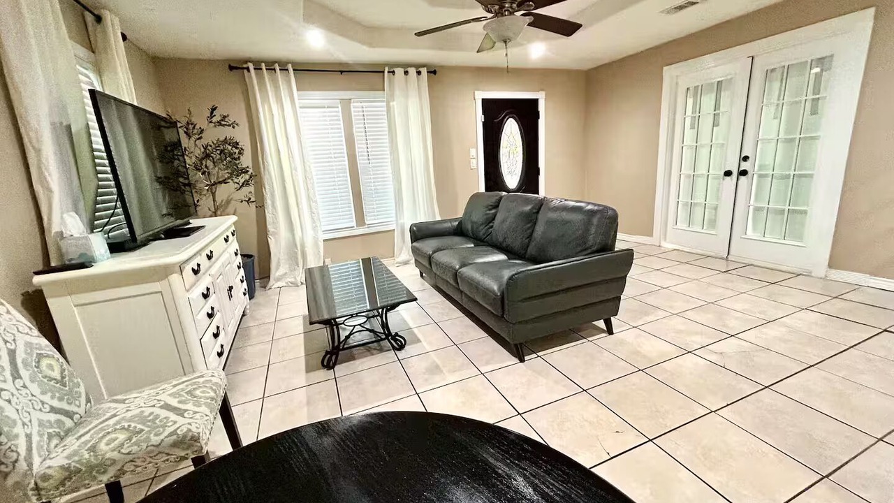 Photo of Livingroom in Pasadena