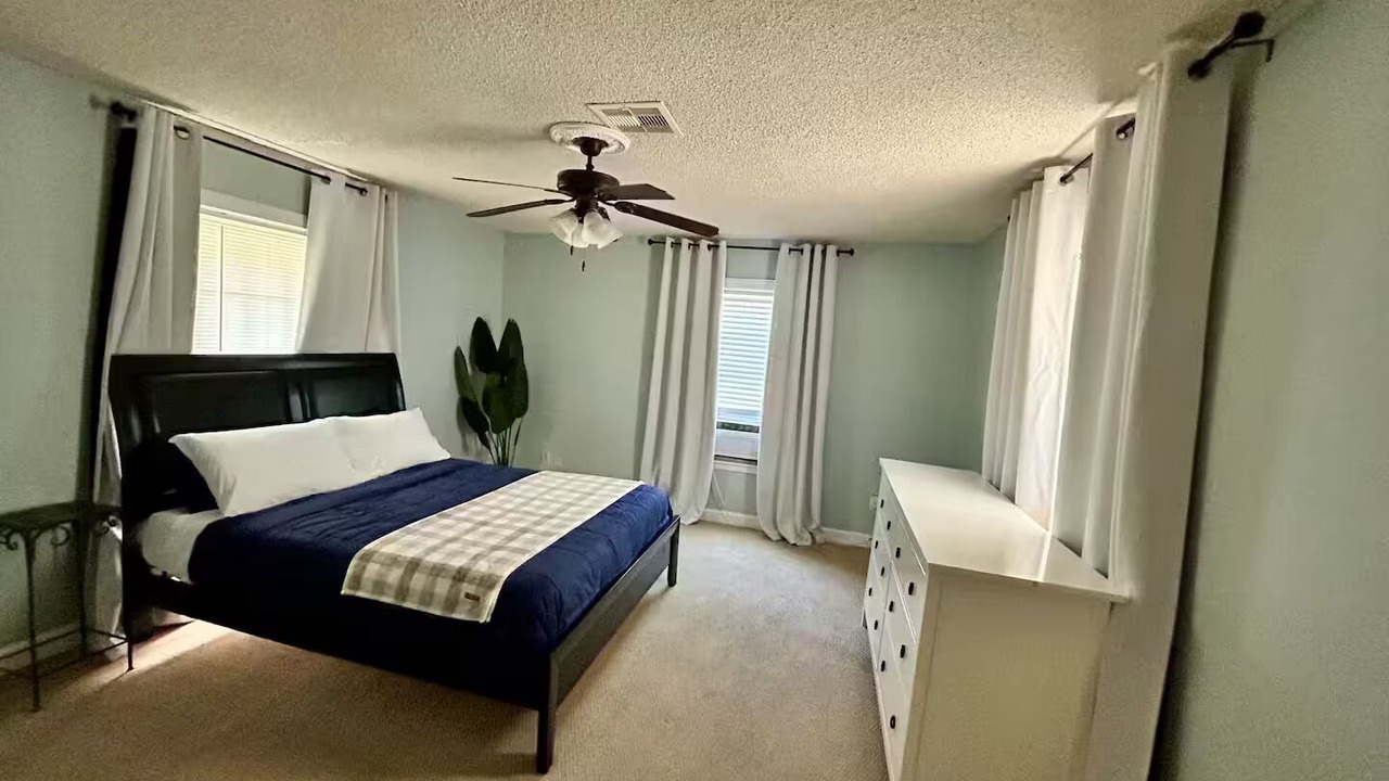 Photo of Bedroom in Pasadena