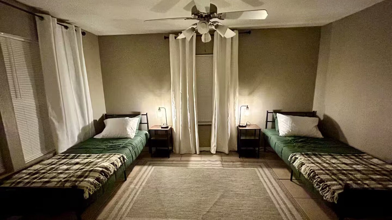 Photo of Bedroom in Pasadena