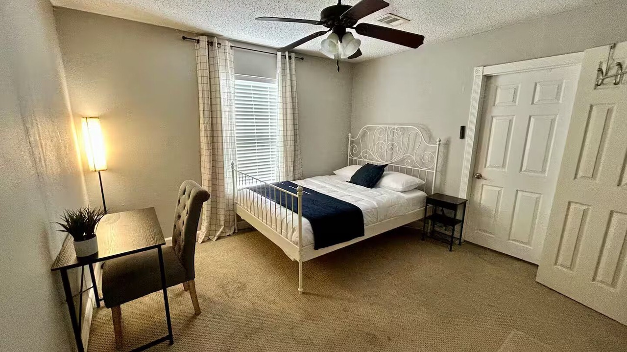 Photo of Bedroom in Pasadena