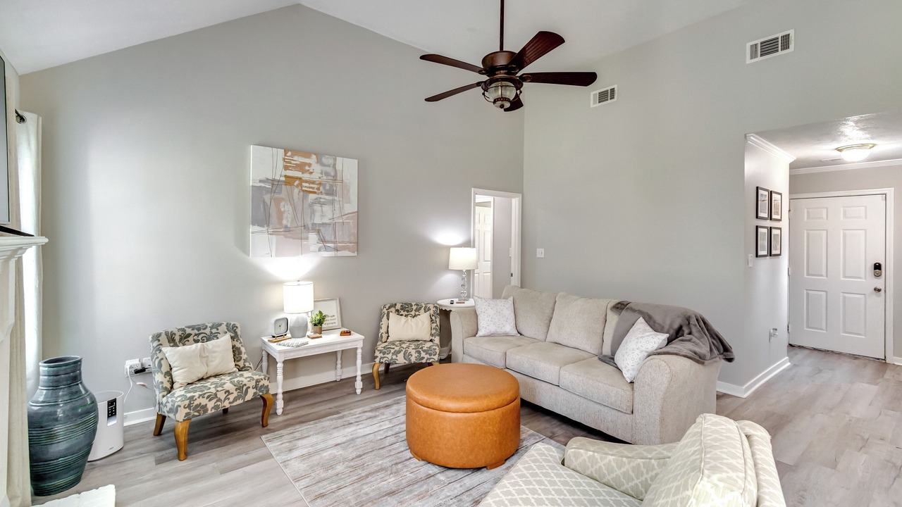 Photo of Livingroom in Flowood
