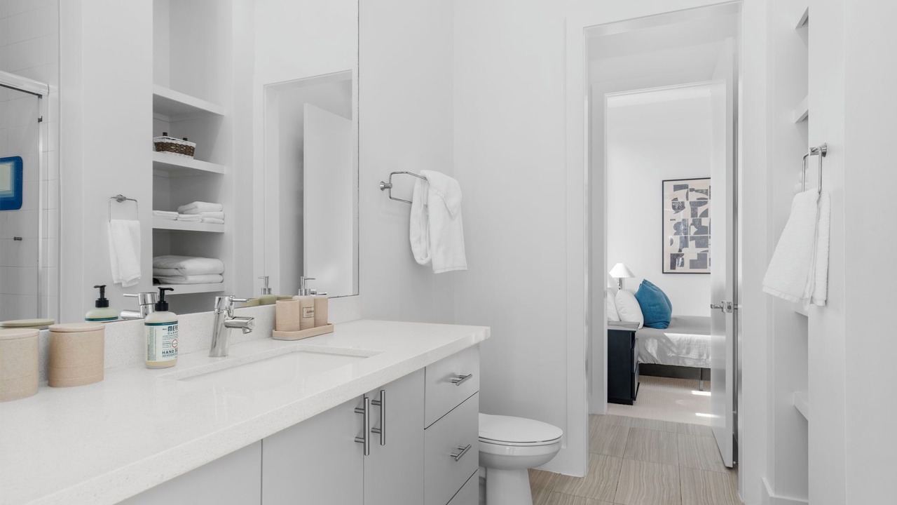 Photo of Bathroom in Greenway Plaza-Upper Kirby