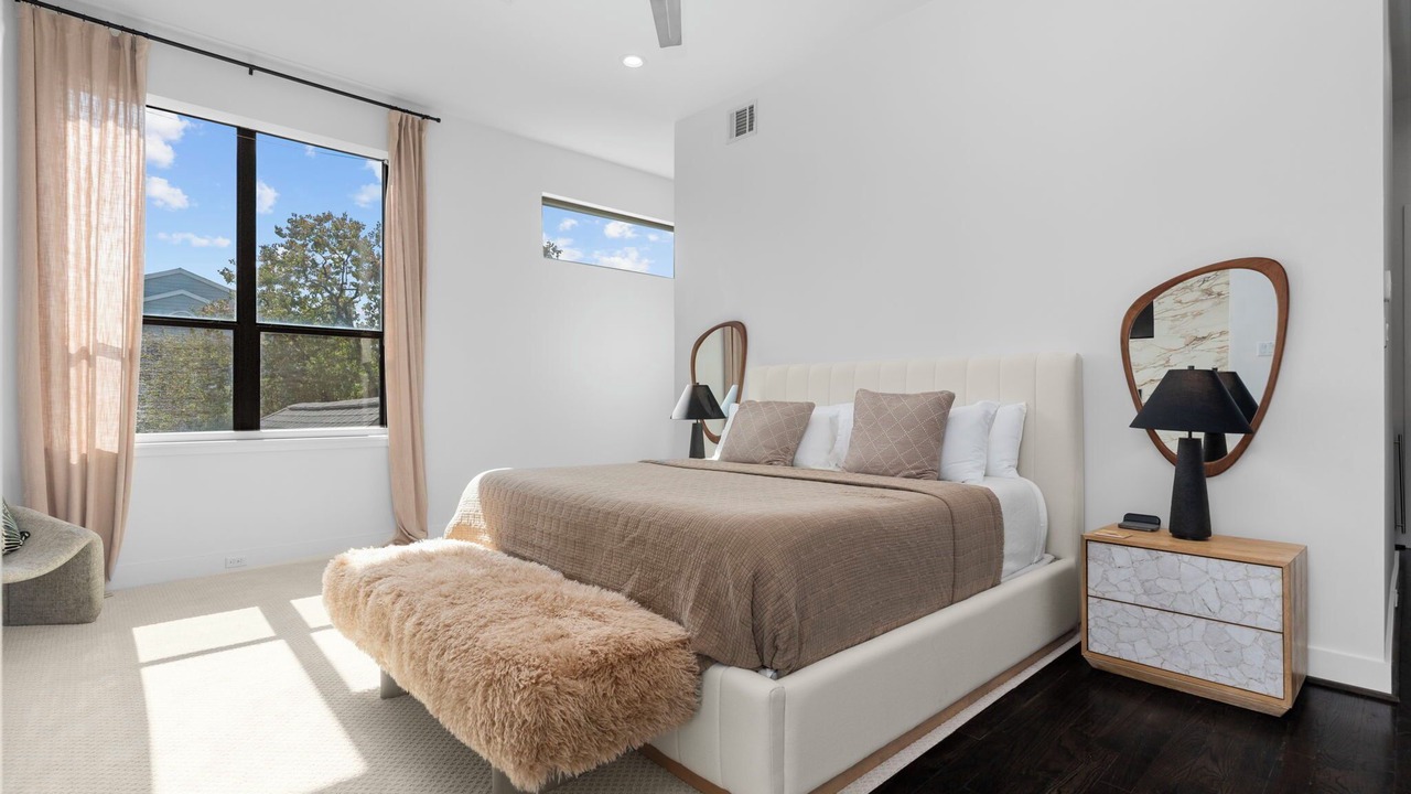 Photo of Bedroom in Greenway Plaza-Upper Kirby