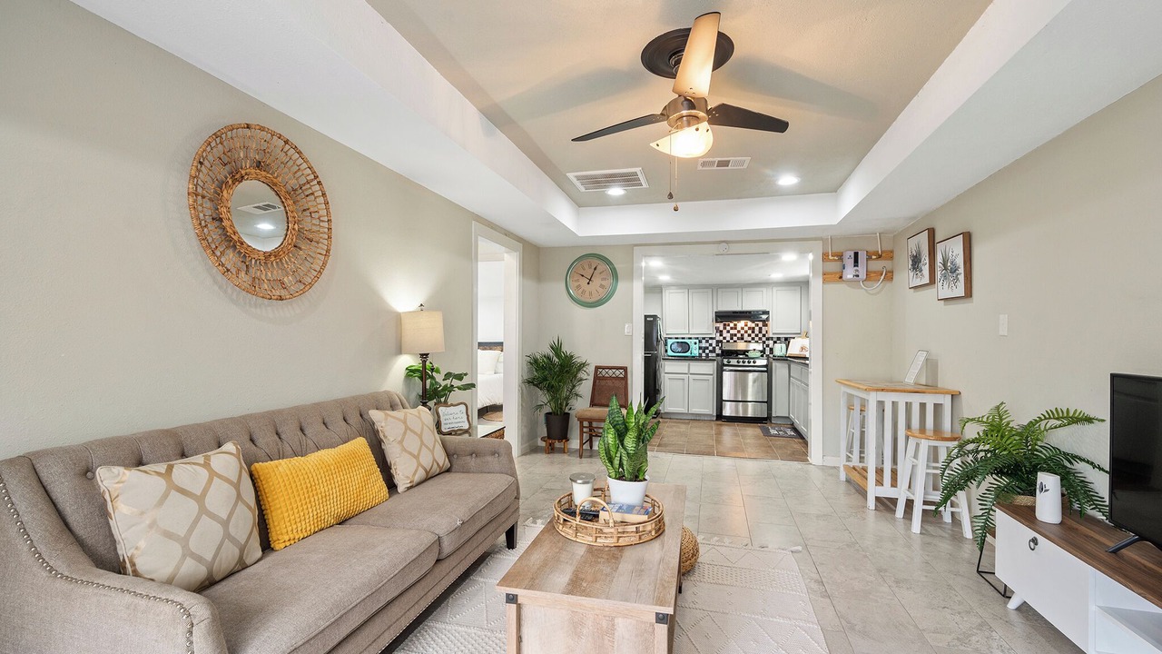 Photo of Livingroom in Sharpstown