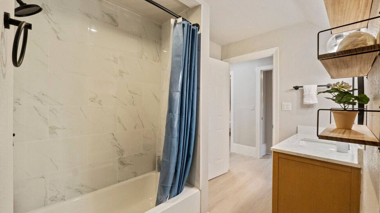 Photo of Bathroom in University District