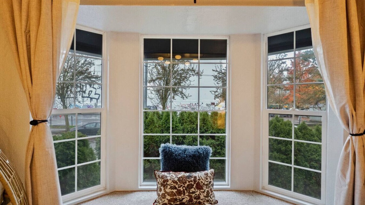 Photo of Others in University District