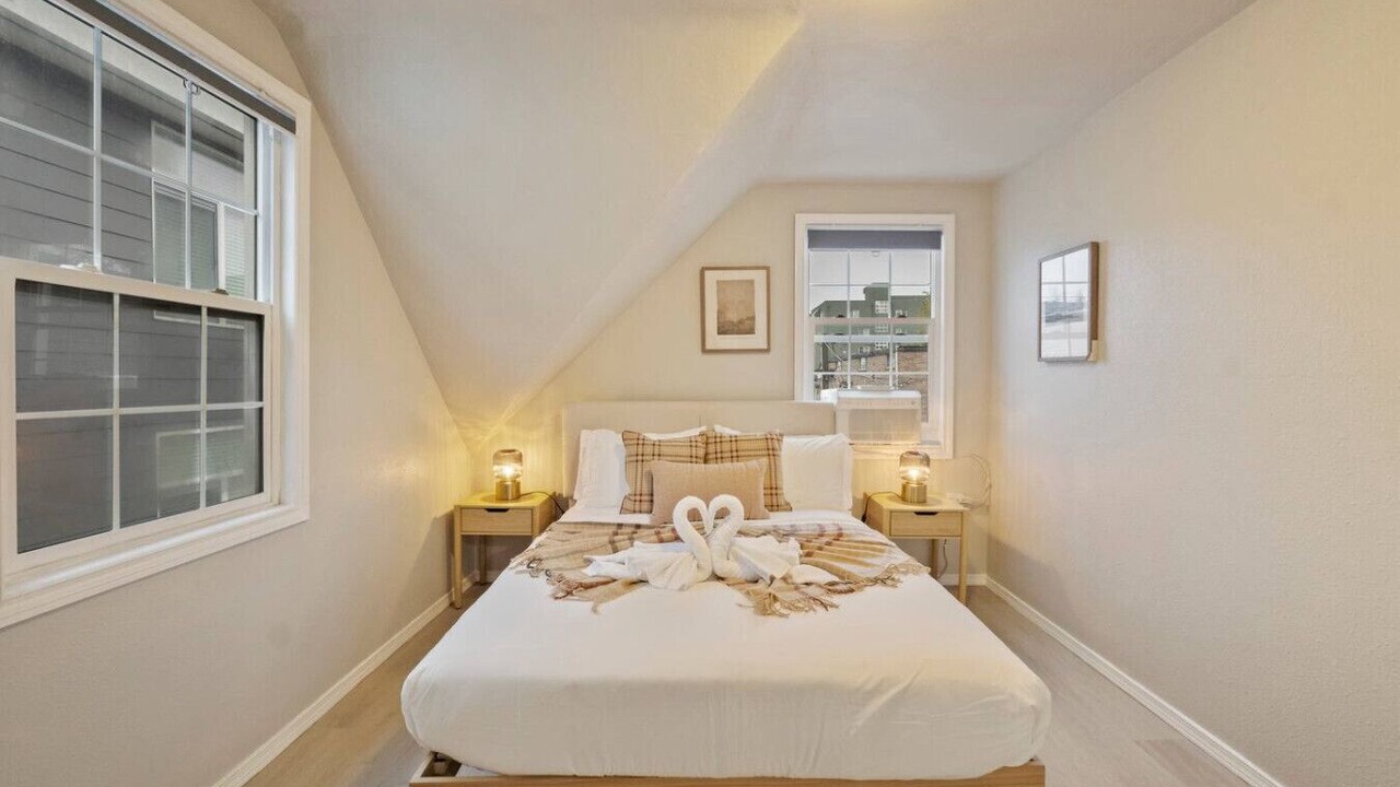 Photo of Bedroom in University District