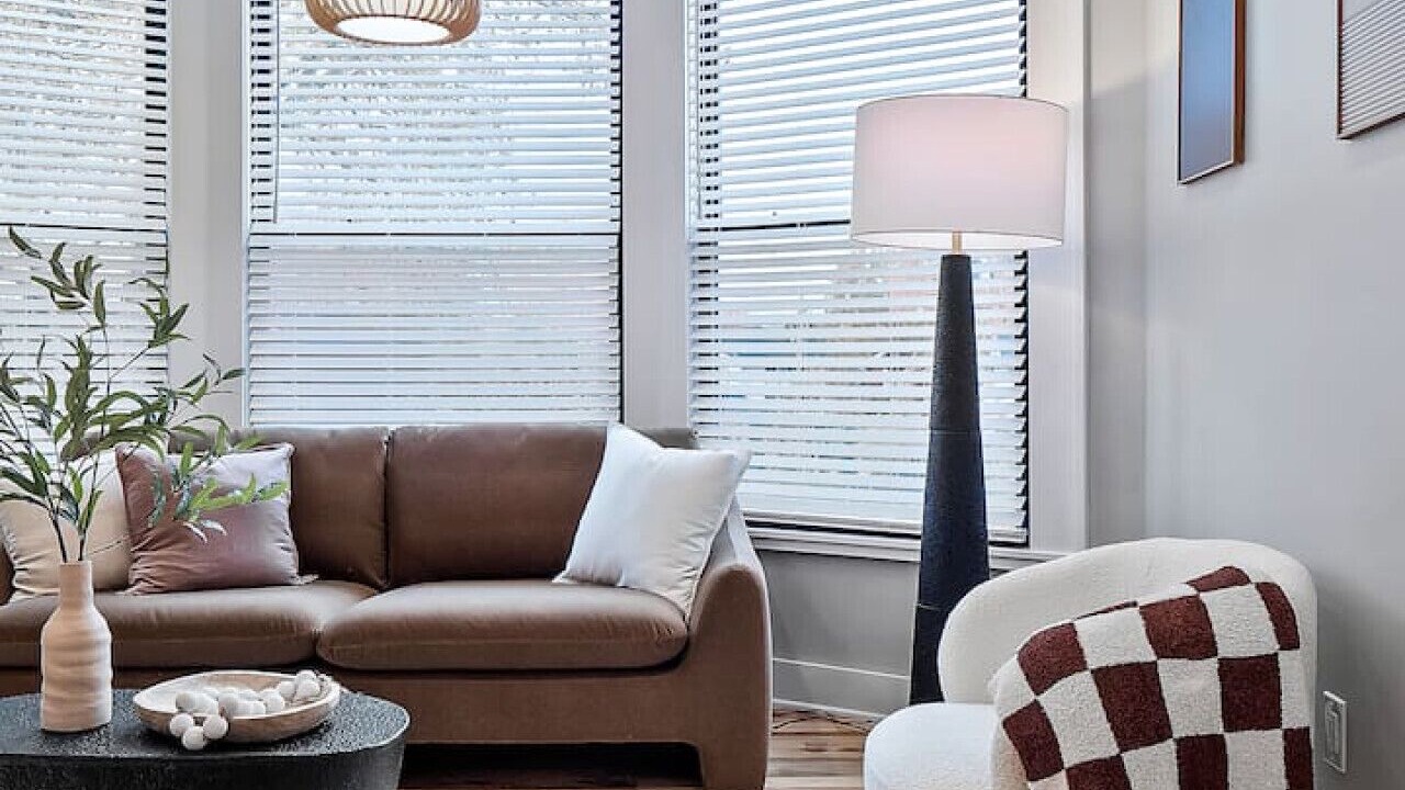 Photo of Livingroom in Detroit - Shoreway