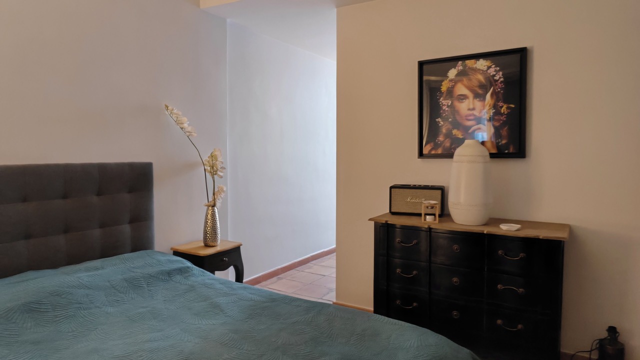 Photo of Bedroom in Jouques