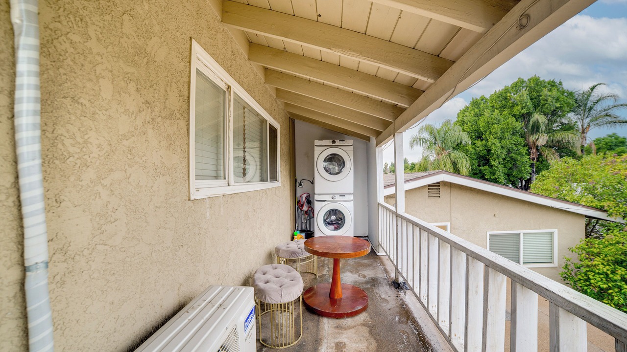 Photo of Patio Balcony in Rialto