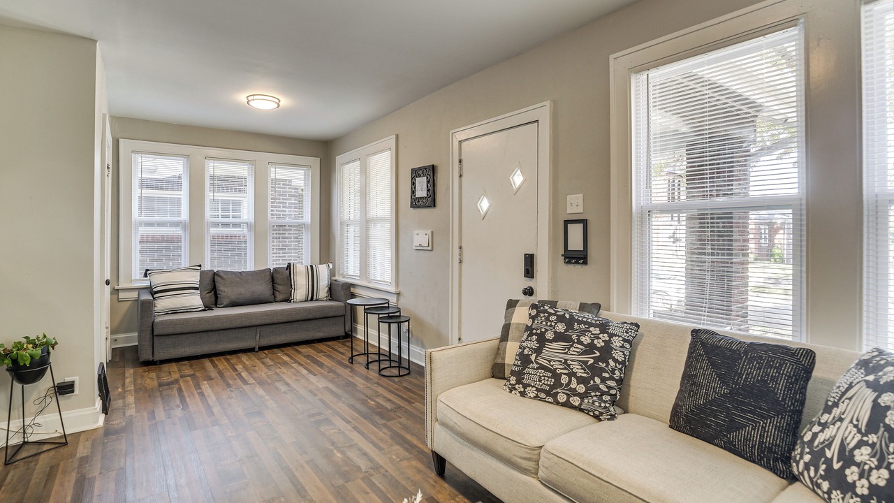 Photo of Livingroom in University City