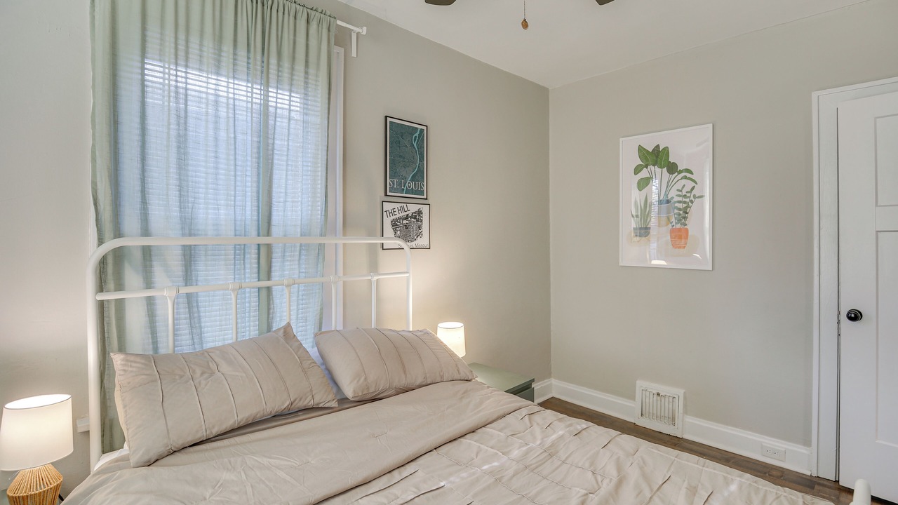 Photo of Bedroom in University City