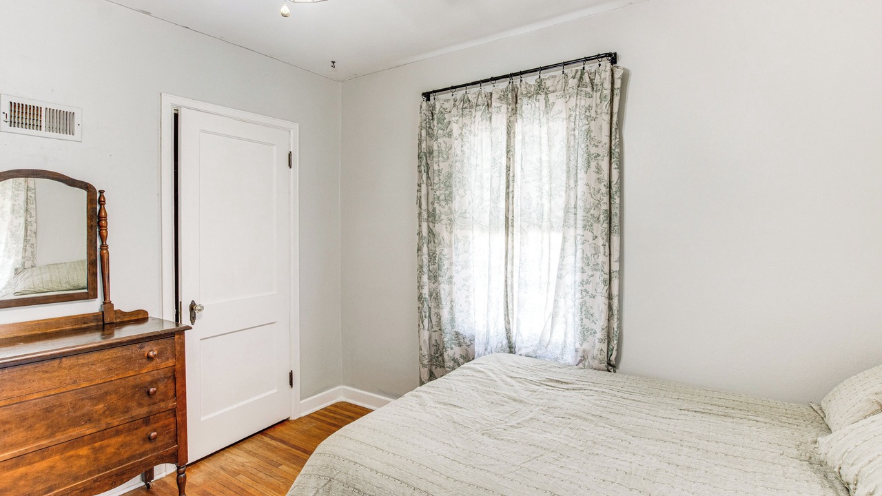 Photo of Bedroom in Waterloo