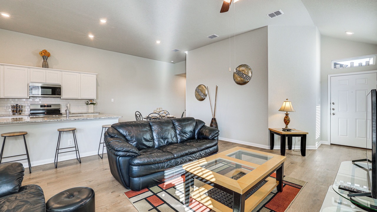 Photo of Livingroom in Castroville